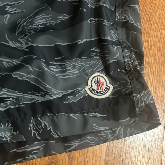 NEW MONCLER MEN SWIM TRUNKS SIZE XL $360 - Picture 2 of 8
